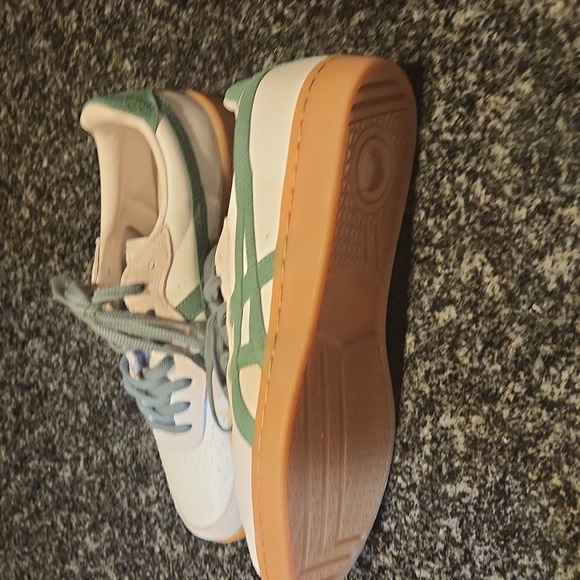 Men Onitsuka Tiger Shoes. Japan Purchased. - Picture 2 of 6